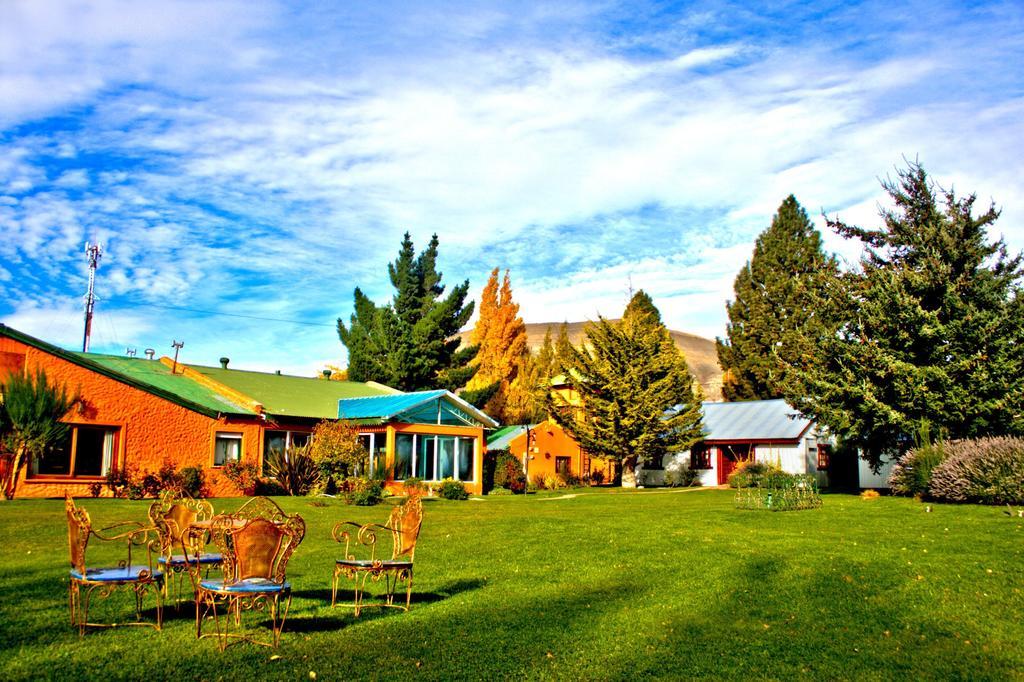 Апарт готель "La Loma" - Vieja Casona Ель-Калафате Екстер'єр фото